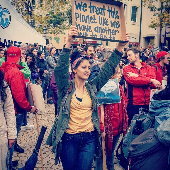 Meet your Posher, Alexandra - Picture 2 of 4